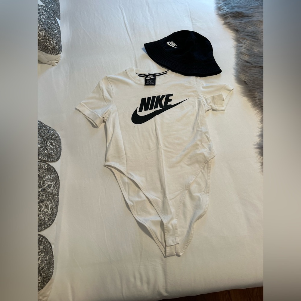 SET- Nike bodysuit & Bucket hat